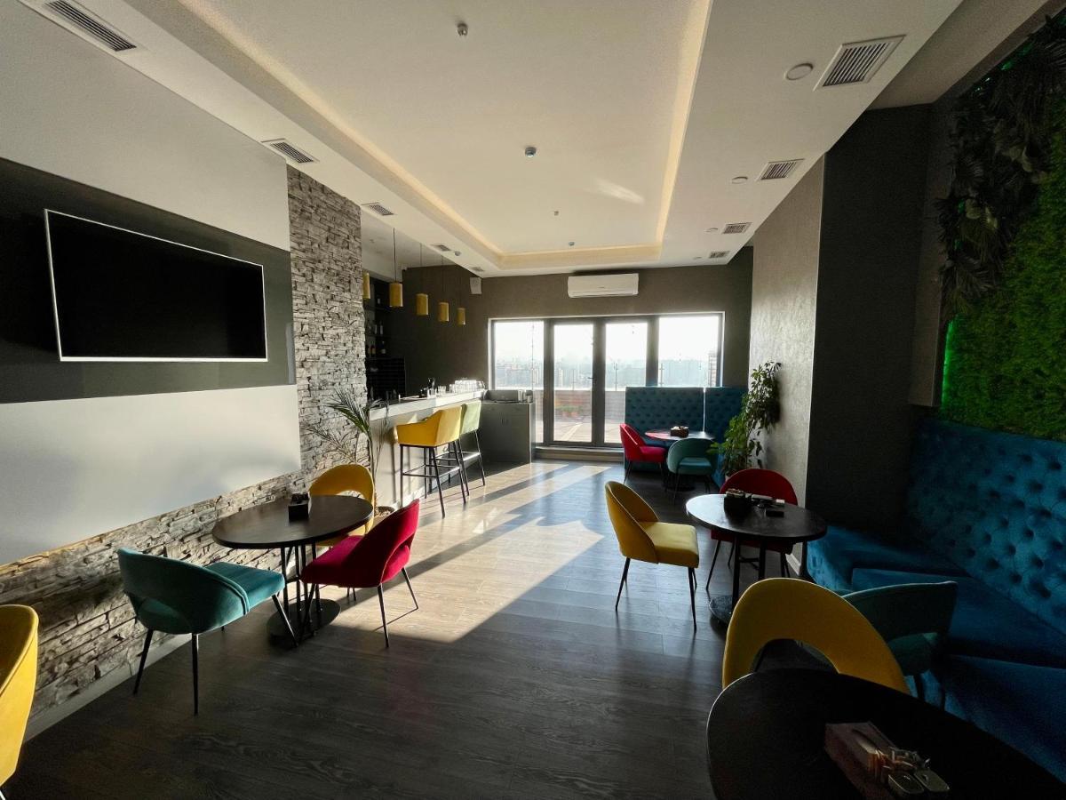 Terrasse Hotel & Bar บิชเคก ภายนอก รูปภาพ