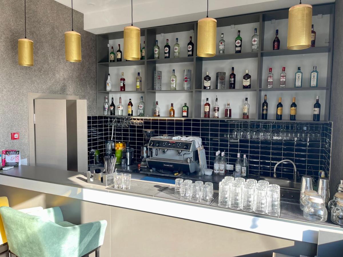 Terrasse Hotel & Bar บิชเคก ภายนอก รูปภาพ