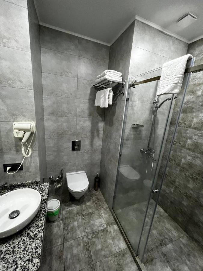 Terrasse Hotel & Bar บิชเคก ภายนอก รูปภาพ